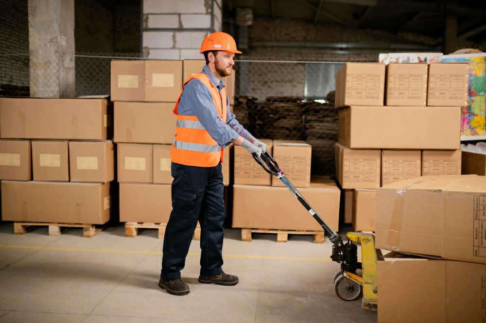 Manual Handling Techniques for Hospitality Management Course Online - Manual Handling Training Article